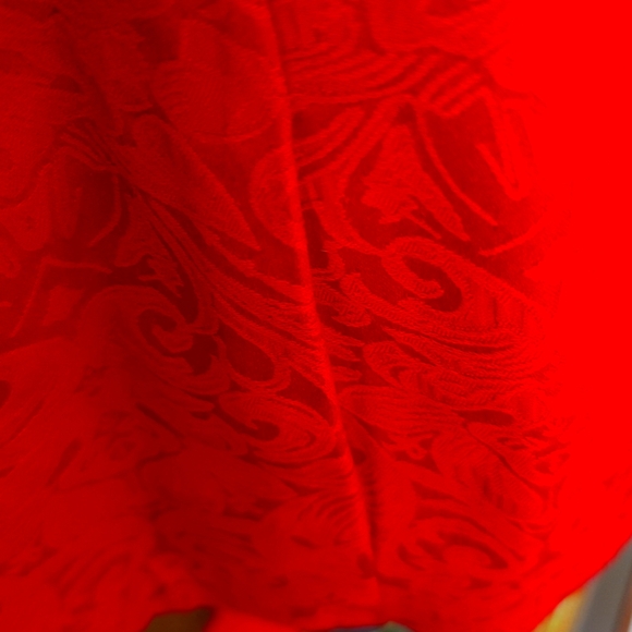 Kim Rogers Red Embossed Floral 3/4 sleeve jacket size 16p. - Picture 3 of 7